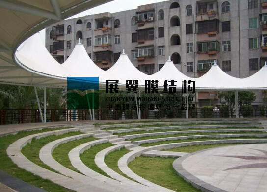 廣場張拉膜結(jié)構(gòu)景觀看臺(tái)工程