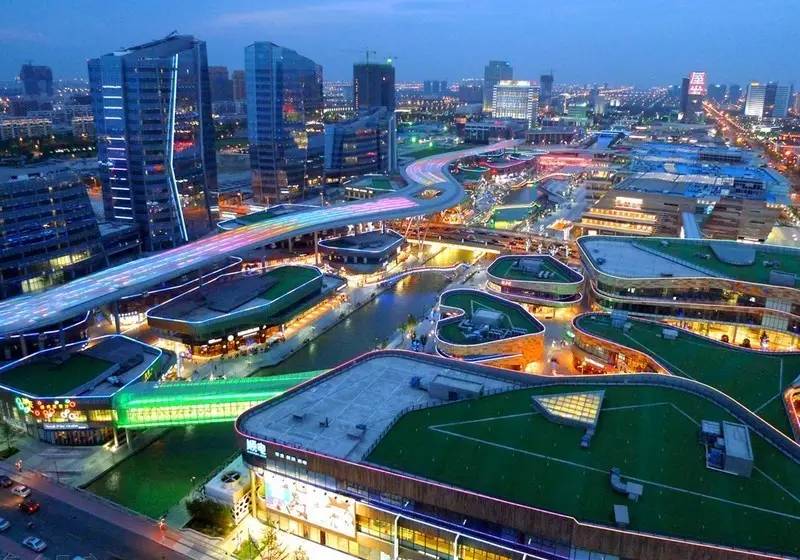 膜結(jié)構(gòu)+LED，引領(lǐng)商業(yè)廣場天幕新時代